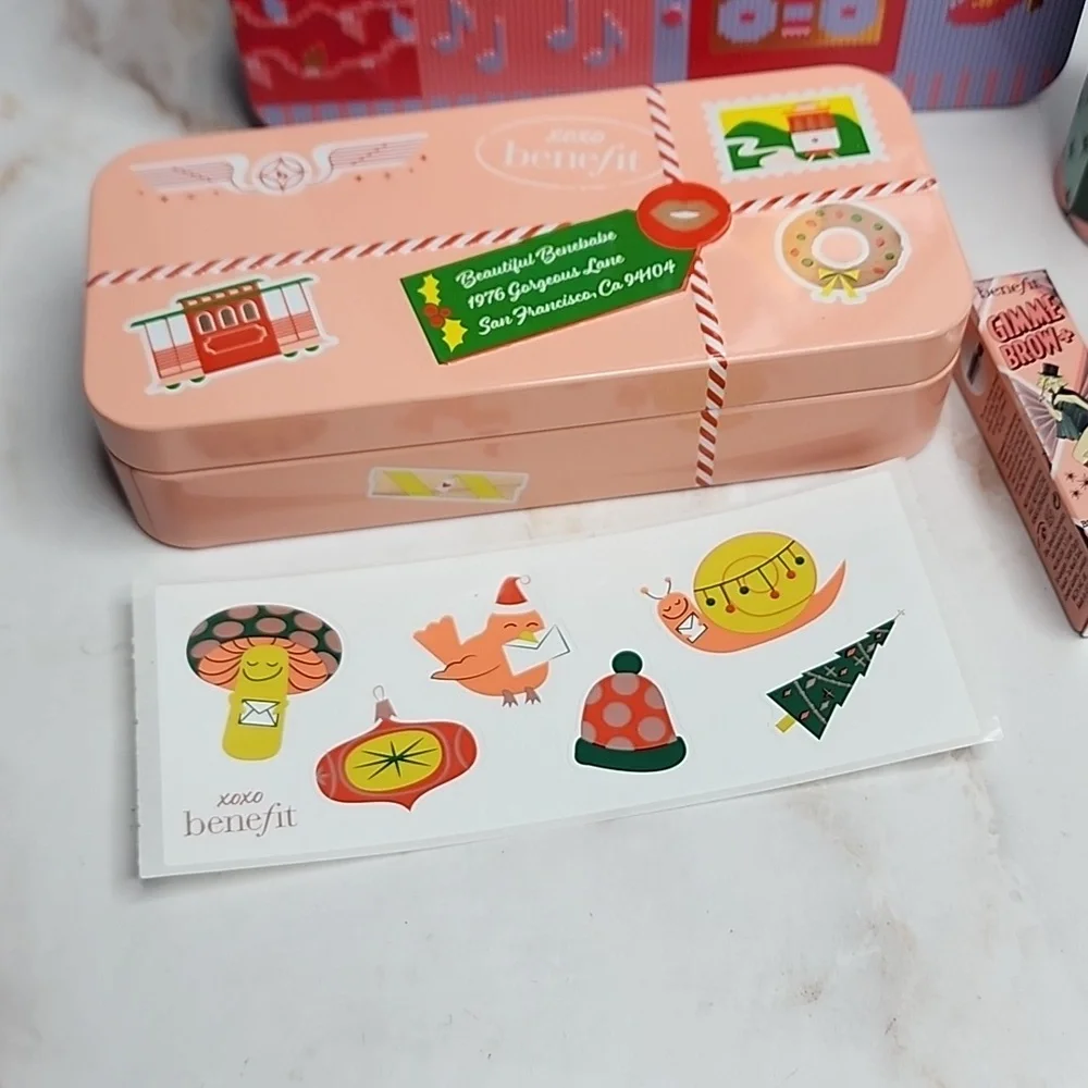 Benefit bundle tin